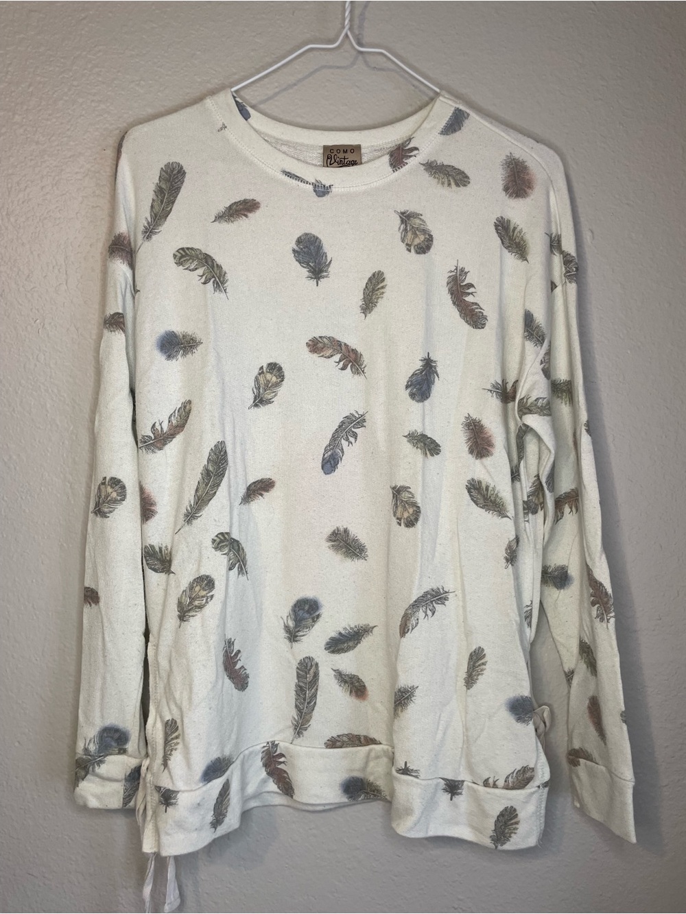 Como Vintage Crewneck Sweatshirt with Feather Print